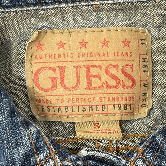 Guess Jean Denim Jacket Distressed Guess Patch 100% Cotton Layering Sz.Small - Picture 8 of 11